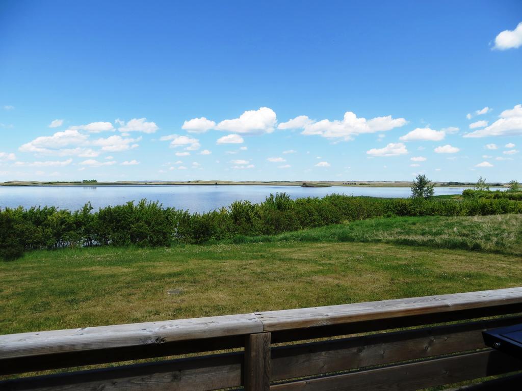 Foxlake Retreat Hanna Екстер'єр фото