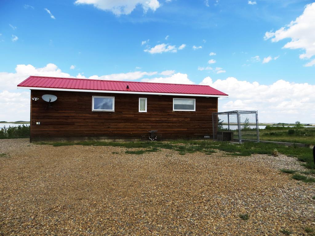 Foxlake Retreat Hanna Екстер'єр фото