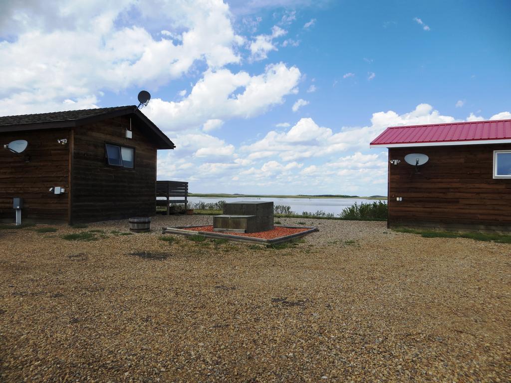 Foxlake Retreat Hanna Екстер'єр фото